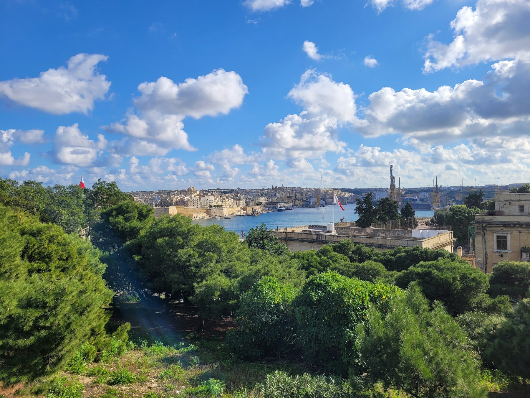 Blick über den Grand Harbour von den Upper Barrakka Gardens